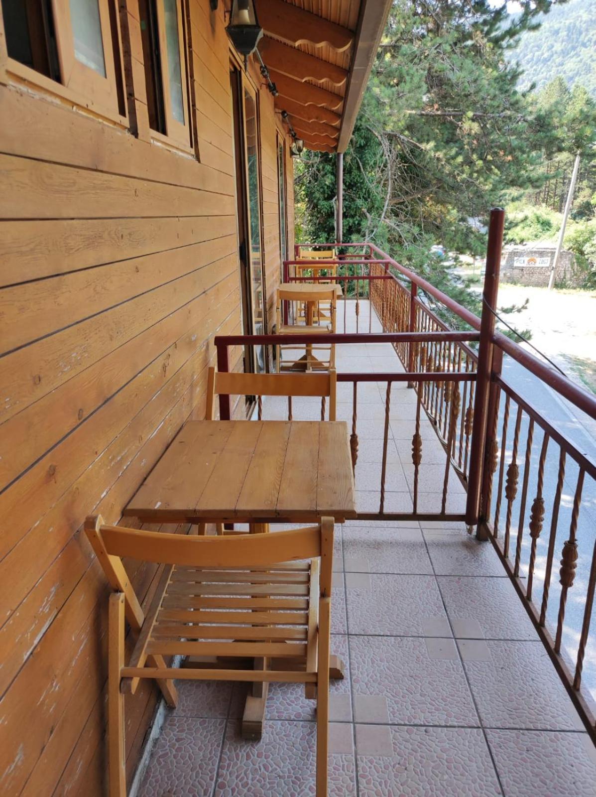 Hotel Toni Llogora Dukat Экстерьер фото