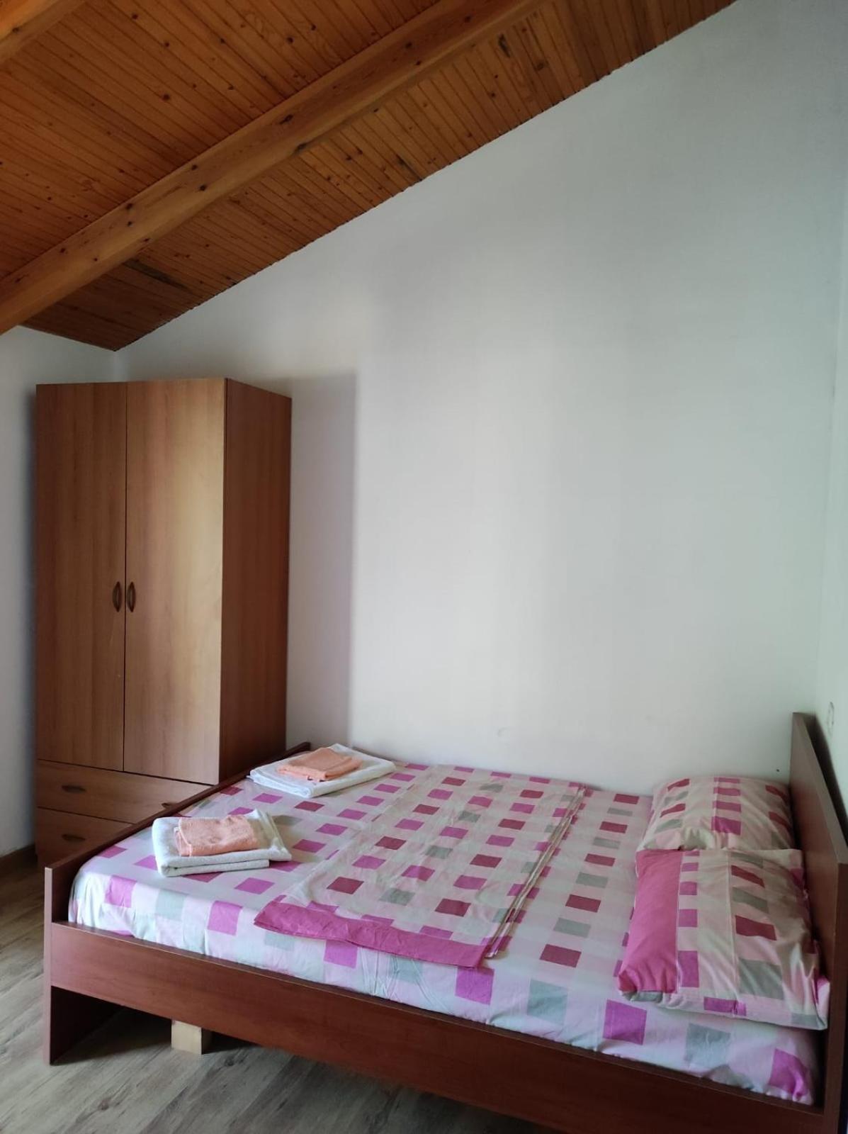 Hotel Toni Llogora Dukat Экстерьер фото