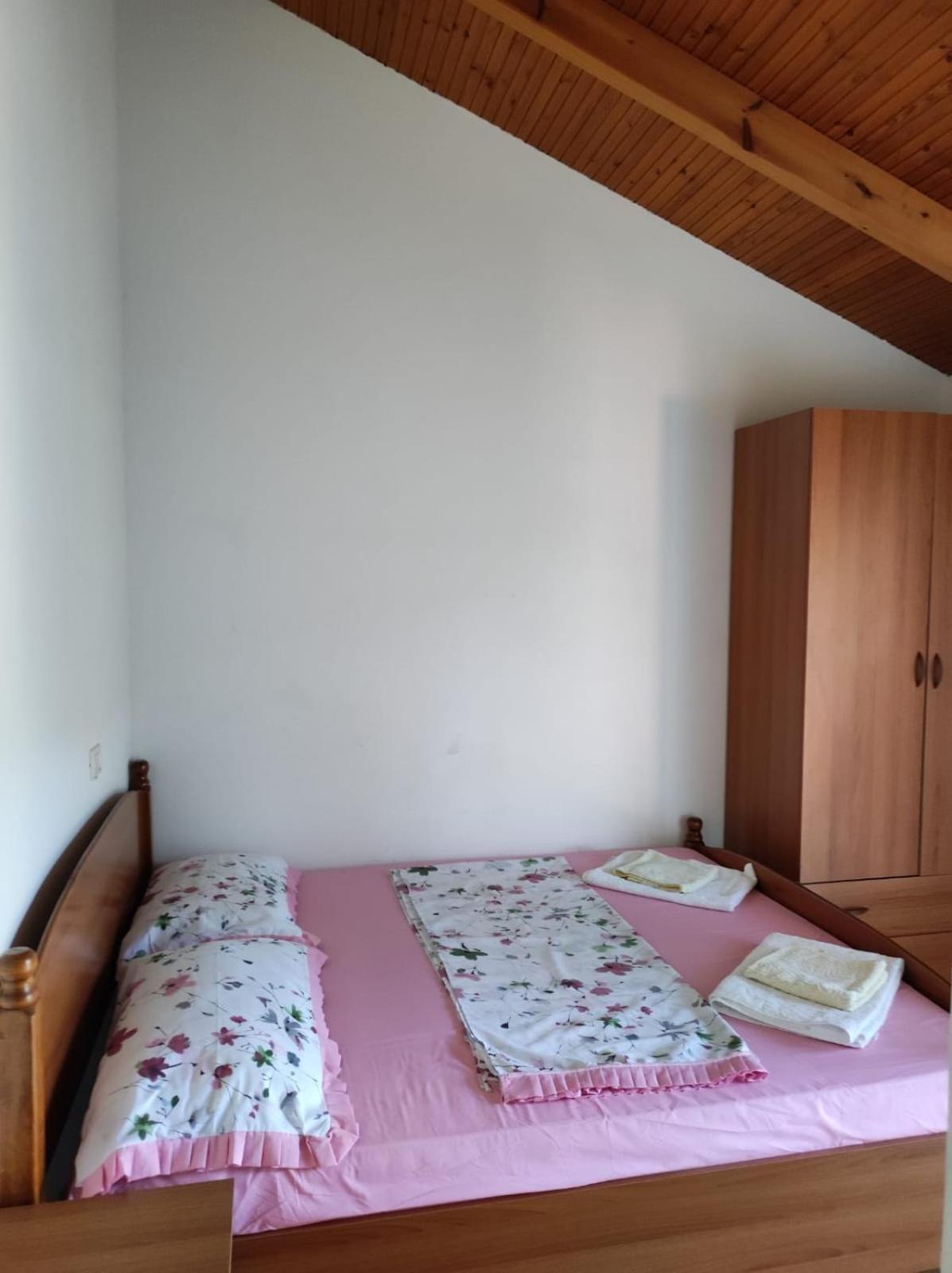 Hotel Toni Llogora Dukat Экстерьер фото